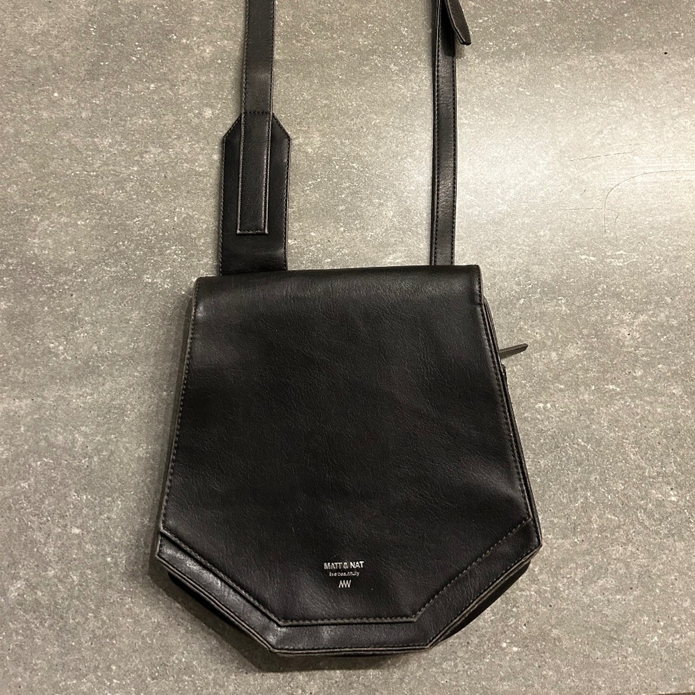 Matt & Nat Shoulder Bag - image 1